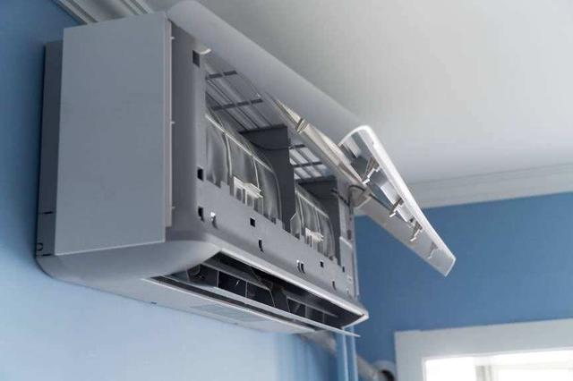 中央空調(diào)內(nèi)機(jī)漏水什么原因