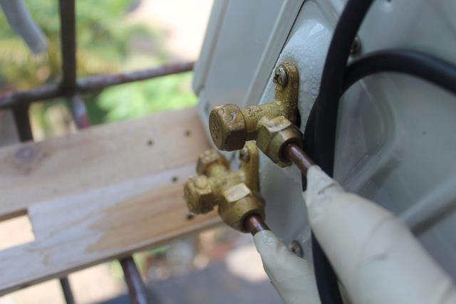 中央空調(diào)內(nèi)機(jī)漏水什么原因