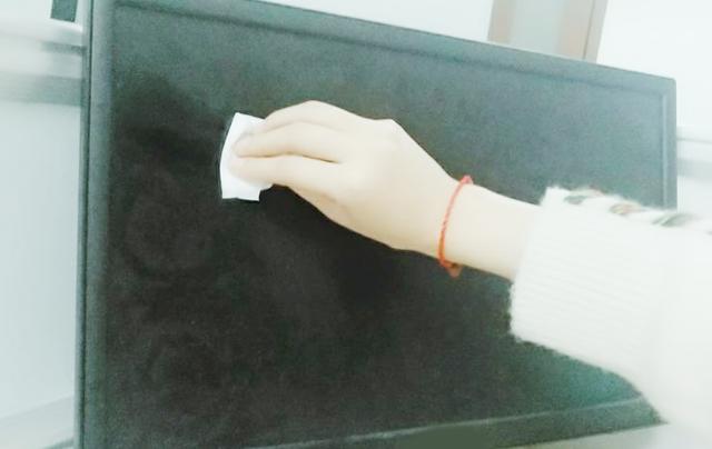 液晶電視的屏幕臟了怎么辦